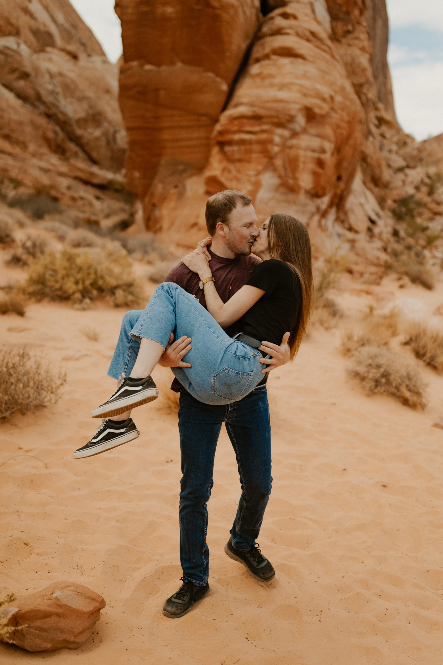 Desert engagement session in the valley of fire