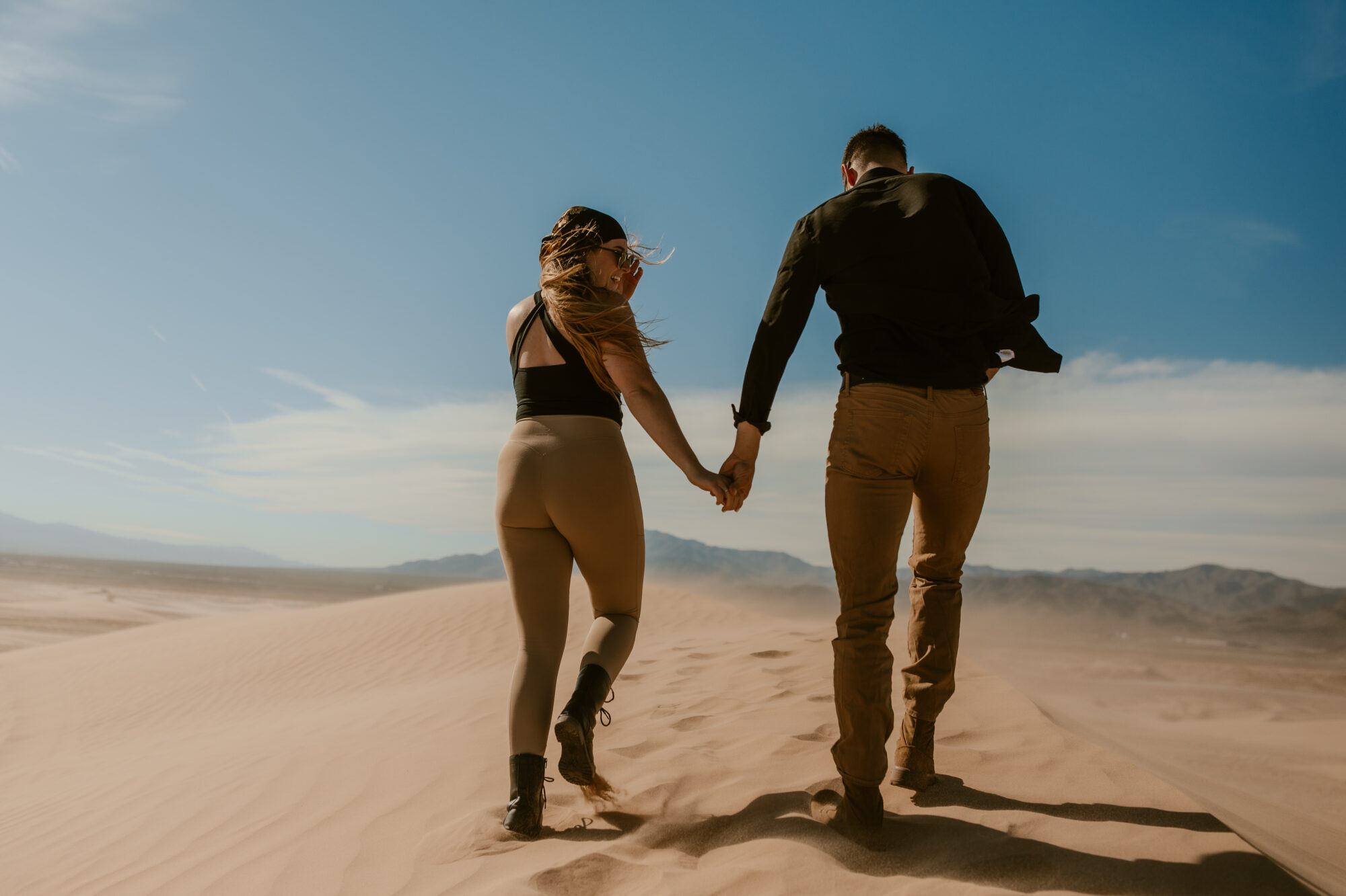 What To Wear For Your Engagement Photos, adventure engagement photographer