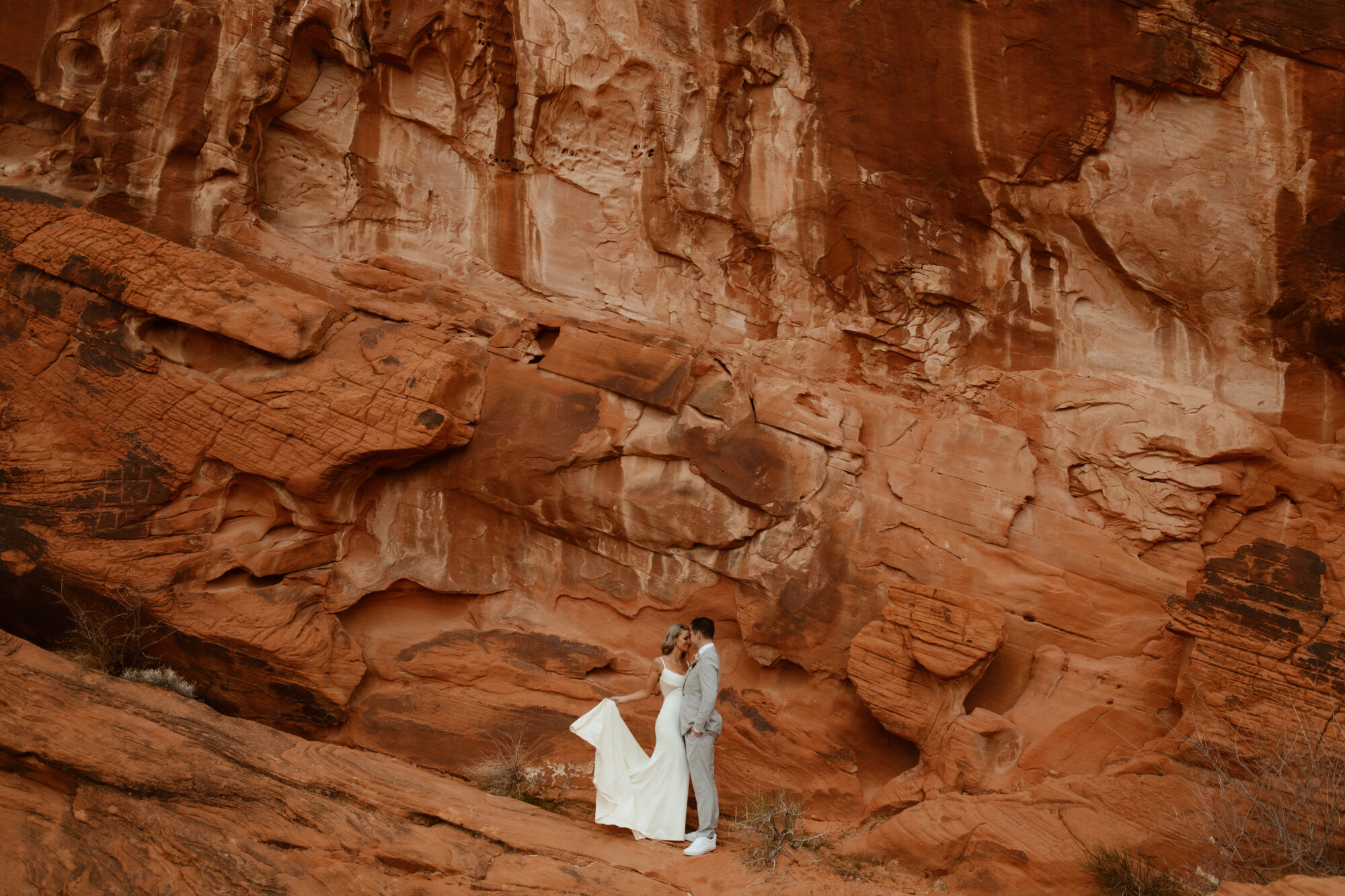 Valley Of Fire Desert Elopement, adventure elopement photographer